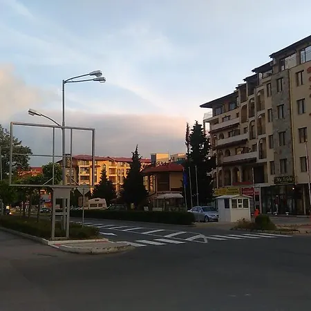 Near Cacao Beach Napospart
