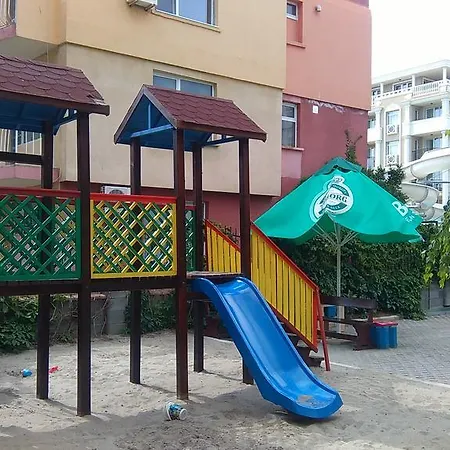 Near Cacao Beach * Napospart
